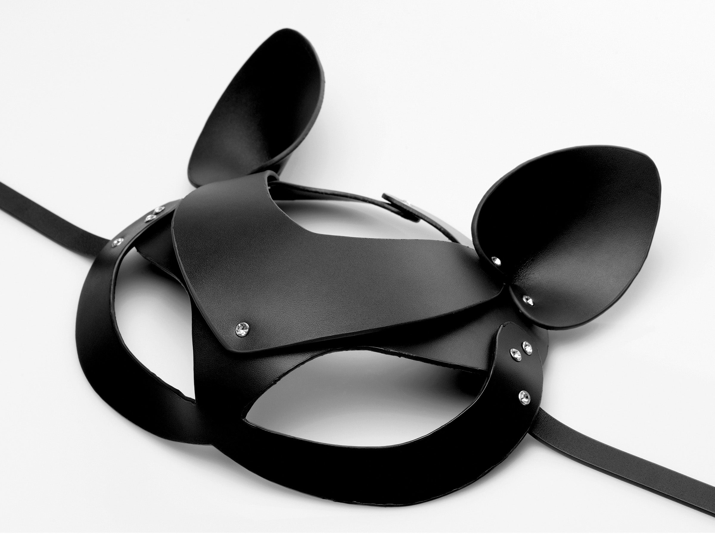 XR Brands Tailz Cat Tail Anal Plug & Mask Set Main image
